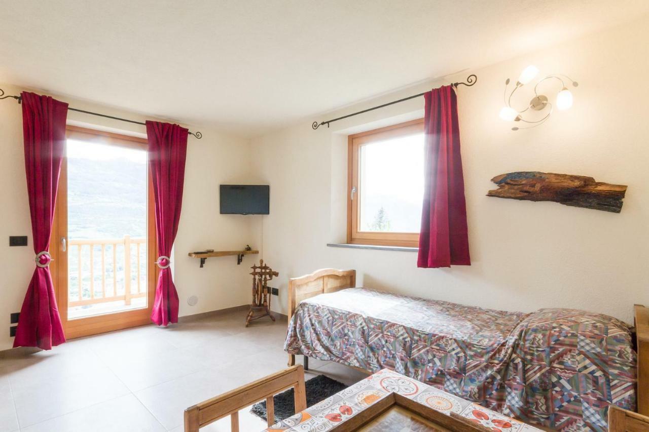 La Casa Di Alfredo E Virginia Lägenhet Aosta Exteriör bild