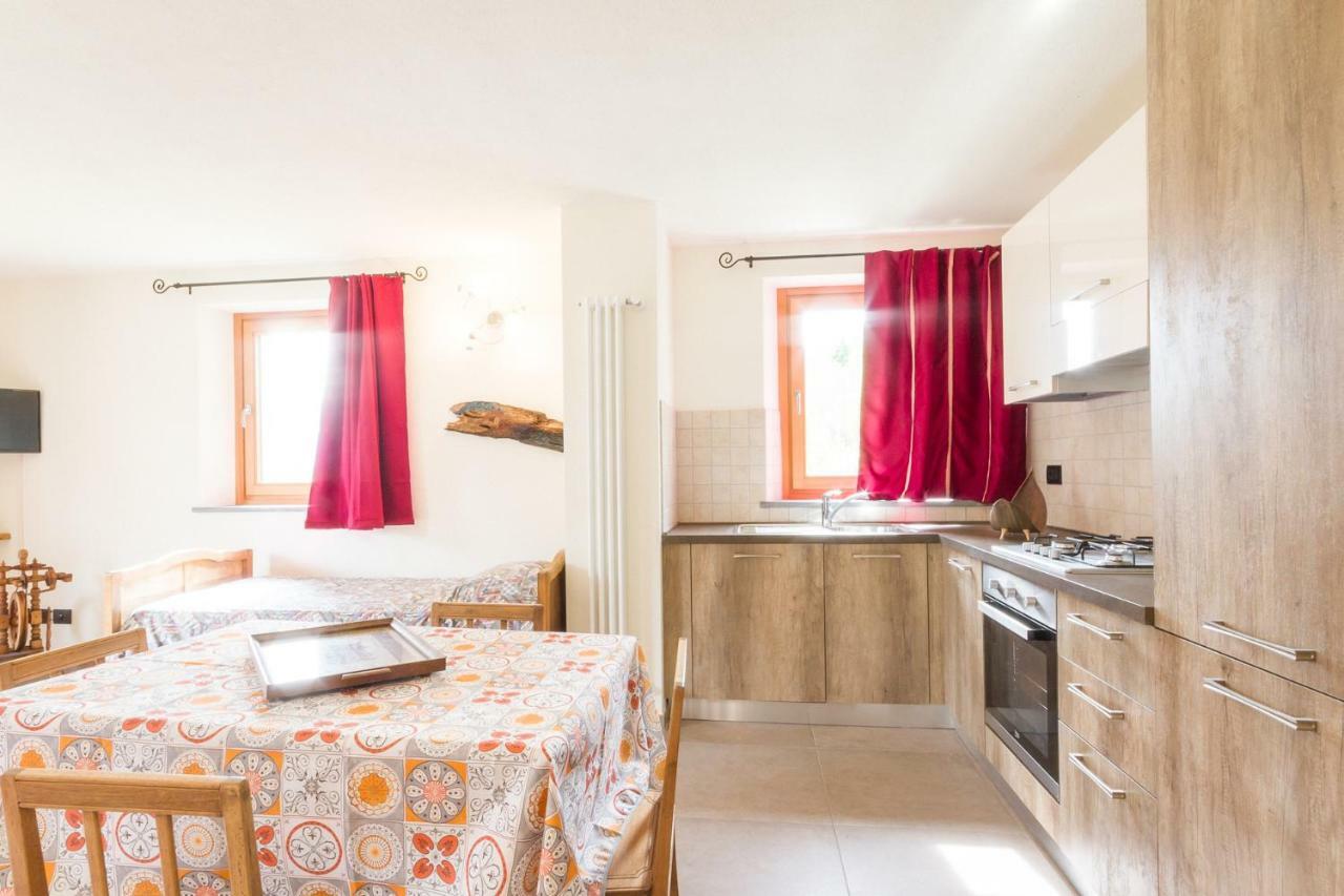 La Casa Di Alfredo E Virginia Lägenhet Aosta Exteriör bild